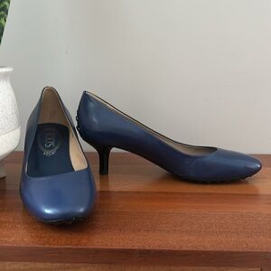 Tod's Authentic Leather Blueberry Blue Pump Low Heels Grip Size 35